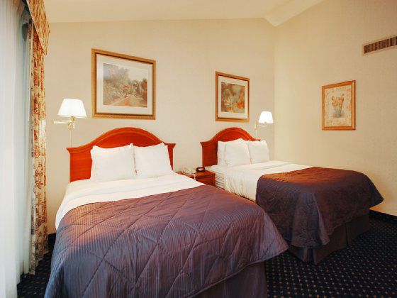 Clarion Hotel & Conference Center Northampton Habitación foto